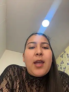 evelyn 1702 online show from May 12, 2026, 8:39 pm