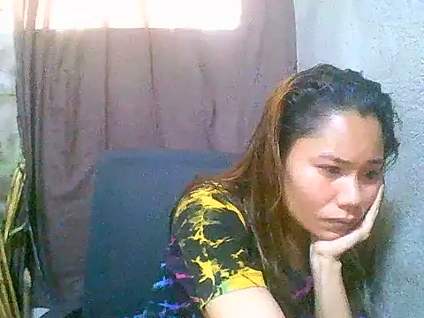Sweeetgurll online show from June 4, 2026, 1:33 am