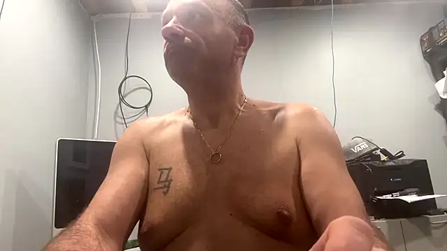 frankyjones8989 online show from December 14, 2025, 7:07 pm