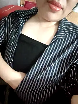 Julyy08 online show from September 30, 2025, 10:31 am