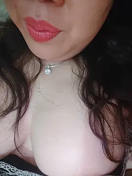 Julyy08 online show from May 22, 2026, 2:01 pm