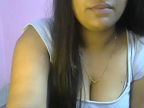 Queenxxx98 online show from February 3, 2026, 6:46 pm