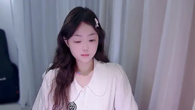 YUANYUAN-A online show from November 13, 2025, 1:15 am