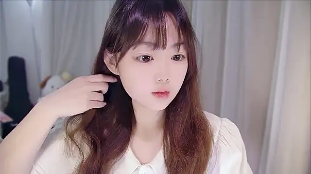 YUANYUAN-A online show from April 19, 2026, 12:26 pm