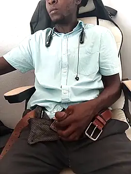 Snapshot of Biguyzi chatting on February 26, 2026, 12:15 pm Biguyzi online show from February 26, 2026, 12:15 pm