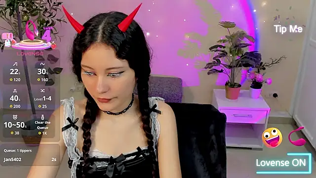 Snapshot of Krysten_Riter chatting on February 11, 2026, 2:44 pm Krysten Riter online show from February 11, 2026, 2:44 pm