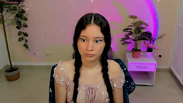 Snapshot of Krysten_Riter chatting on February 25, 2026, 1:43 pm Krysten Riter online show from February 25, 2026, 1:43 pm