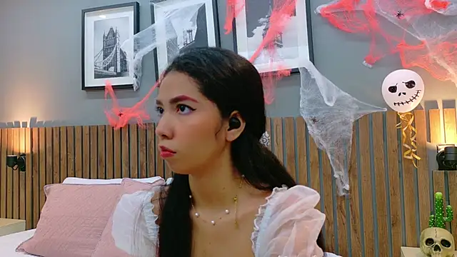 luna roja25 online show from October 22, 2025, 1:33 pm