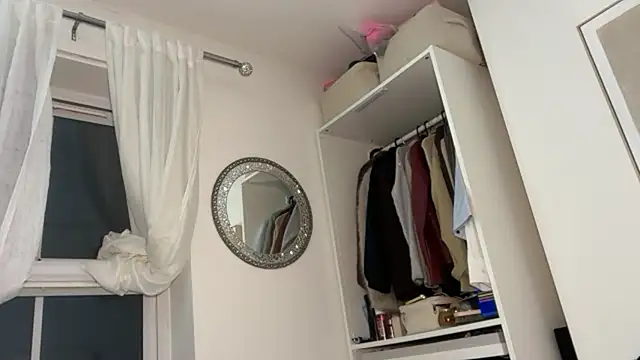 KayleeBella online show from February 5, 2026, 9:41 pm