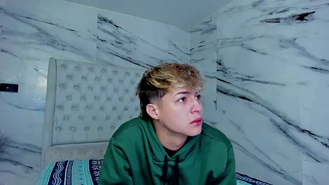 Ari and Storm online show from October 5, 2025, 12:36 pm