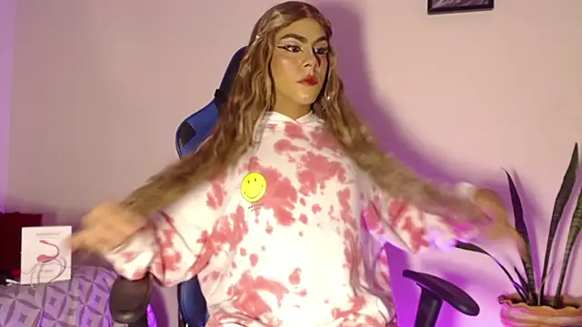 Antonella copper online show from November 7, 2025, 3:17 am