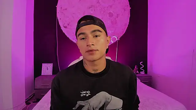 Snapshot of LiamDeep chatting on September 15, 2025, 5:51 am LiamDeep online show from September 15, 2025, 5:51 am