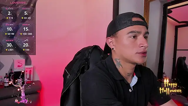 Snapshot of LiamDeep chatting on October 11, 2025, 8:18 pm LiamDeep online show from October 11, 2025, 8:18 pm