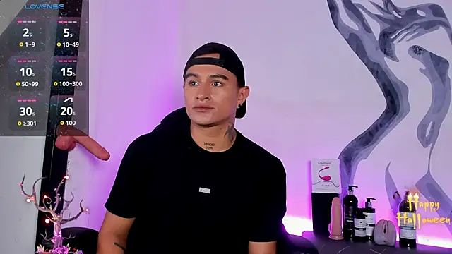 Snapshot of LiamDeep chatting on October 18, 2025, 8:31 pm LiamDeep online show from October 18, 2025, 8:31 pm