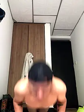 LiamDeep online show from November 4, 2025, 3:33 pm