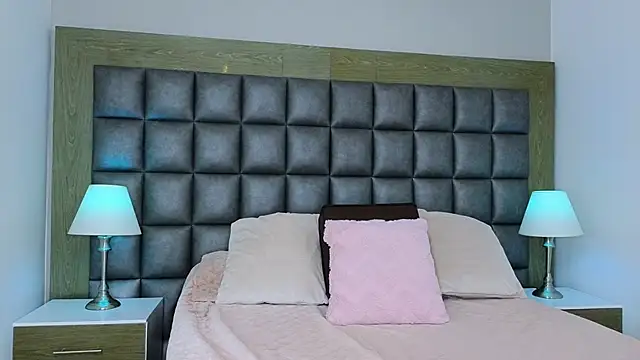 AmiraMorgan online show from December 17, 2025, 4:51 am