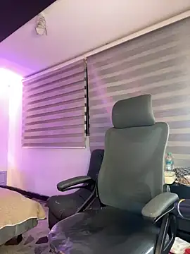 SkyThompson online show from November 21, 2025, 5:17 am