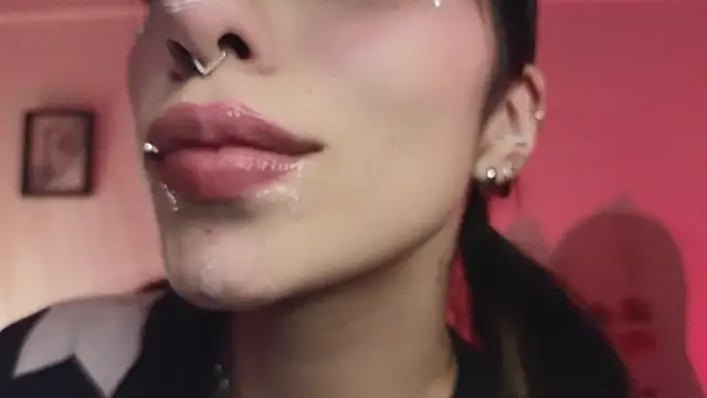 Hollyxx  online show from April 23, 2026, 2:57 am