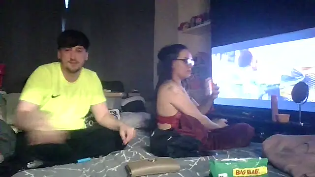 scottishcouple2002 online show from October 10, 2025, 4:39 pm