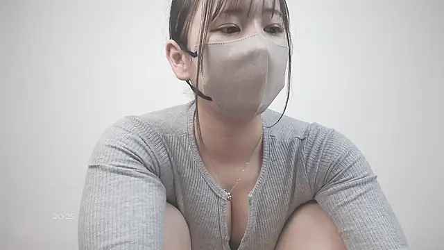 Snapshot of CocoaMilk18 chatting on April 9, 2026, 11:26 am CocoaMilk18 online show from April 9, 2026, 11:26 am