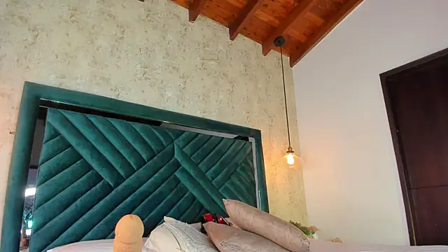 Sofi Moreno online show from December 3, 2025, 11:52 am