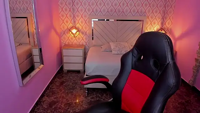 CHRISTY TEIGEN4 online show from September 24, 2025, 7:17 pm