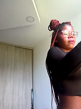 Snapshot of Sweet-Jade chatting on September 26, 2025, 9:19 pm Sweet-Jade online show from September 26, 2025, 9:19 pm