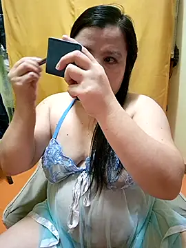 hotlyn45 online show from September 28, 2025, 4:40 am