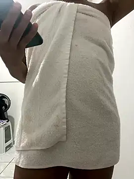 Katianesantos online show from January 14, 2026, 11:20 pm