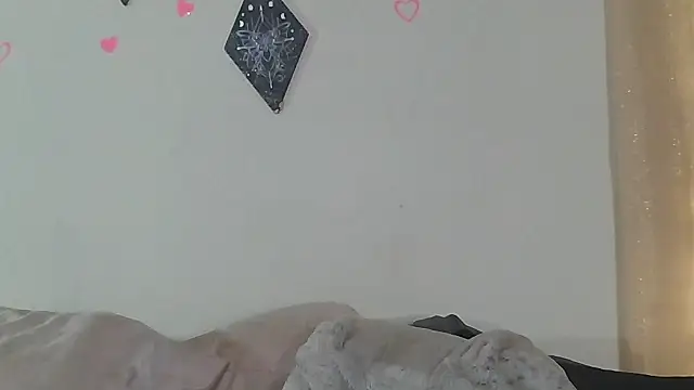 LunaNova999 online show from December 19, 2025, 8:54 am