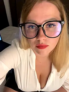 anny mooore online show from September 15, 2025, 6:52 pm