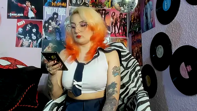 Snapshot of Avril_Maria chatting on February 15, 2026, 7:54 pm Avril Maria online show from February 15, 2026, 7:54 pm