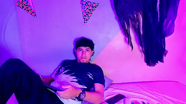 Laura and Kevin online show from October 28, 2025, 1:36 pm