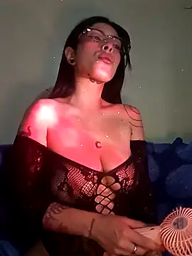 Snapshot of scarlet_venom chatting on November 27, 2025, 2:52 pm scarlet venom online show from November 27, 2025, 2:52 pm