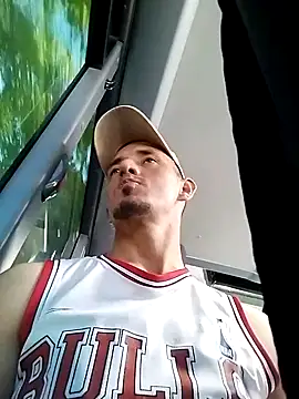 Snapshot of JuanD_vero chatting on October 6, 2025, 3:09 pm JuanD vero online show from October 6, 2025, 3:09 pm