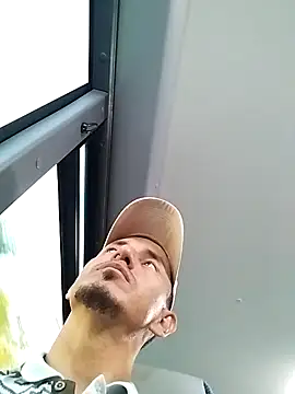 Snapshot of JuanD_vero chatting on October 14, 2025, 3:24 pm JuanD vero online show from October 14, 2025, 3:24 pm