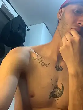 zoeandangel online show from October 29, 2025, 3:42 am