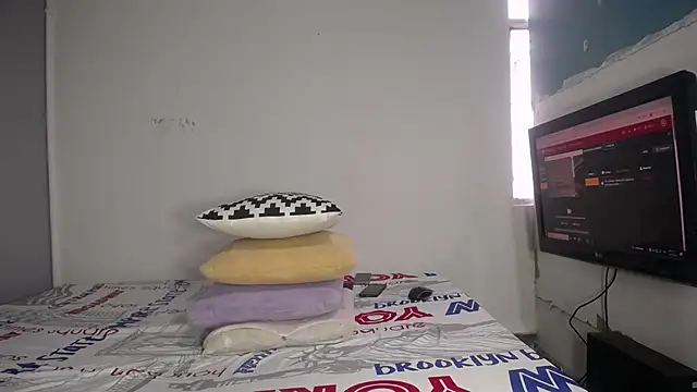 katalellanaugthy online show from March 12, 2026, 9:54 pm