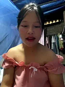 Snapshot of O_o_UwU_o_O chatting on October 16, 2025, 2:01 am O o UwU o O online show from October 16, 2025, 2:01 am