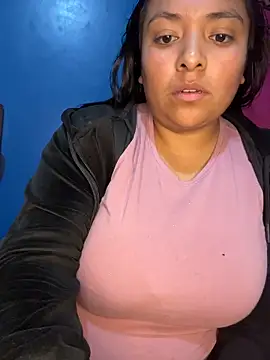 Snapshot of Luci_Sweet22 chatting on February 25, 2026, 2:21 am Luci Sweet22 online show from February 25, 2026, 2:21 am