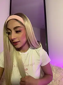 Tessa  Winslow online show from March 17, 2026, 4:50 am