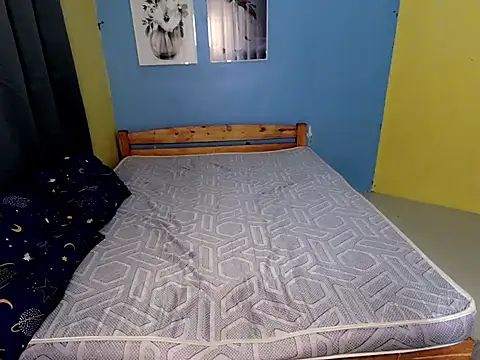 Petite HugeCock online show from May 25, 2026, 11:05 am