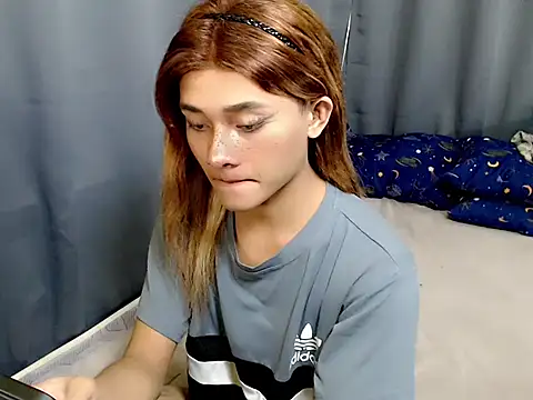 Petite HugeCock online show from July 13, 2026, 12:41 pm