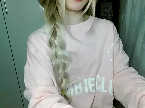 Annabelle-e online show from March 3, 2026, 6:25 pm