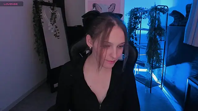 JenniferKiim online show from October 27, 2025, 10:30 am