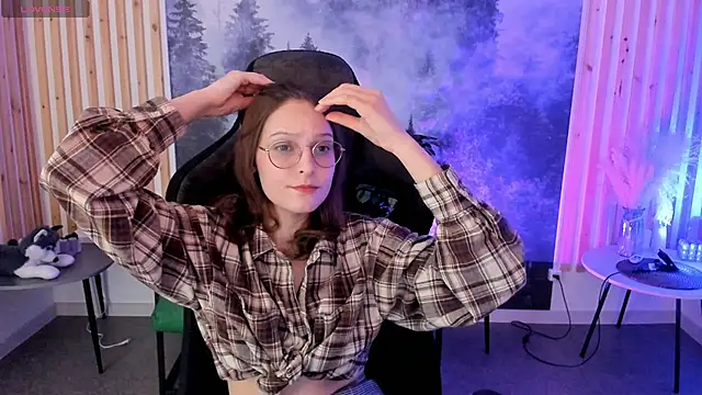 JenniferKiim online show from February 13, 2026, 2:24 pm