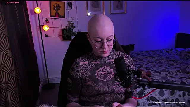 Snapshot of MossPrince chatting on November 7, 2025, 4:18 pm MossPrince online show from November 7, 2025, 4:18 pm