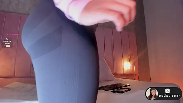 agatha jener online show from February 24, 2026, 11:41 am