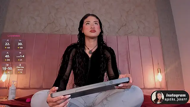 Snapshot of agatha_jener chatting on March 7, 2026, 11:29 am agatha jener online show from March 7, 2026, 11:29 am