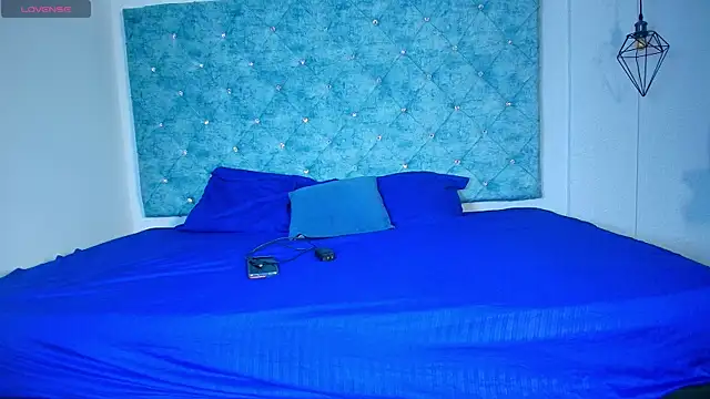 novaa snow online show from September 13, 2025, 2:39 pm